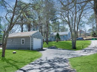 24 Hillover Rd E, Hampton Bays, NY 11946