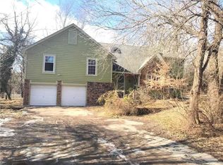 23040 Lone Elm Rd, Spring Hill, KS 66083