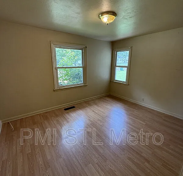 1246 Darr Dr — Photo 6
