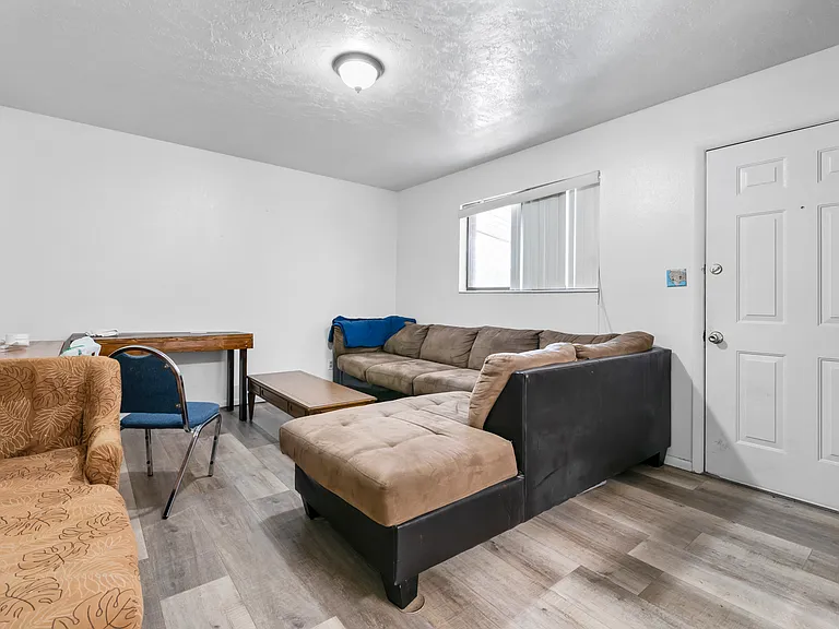442 N 500 E #12 — Photo 3