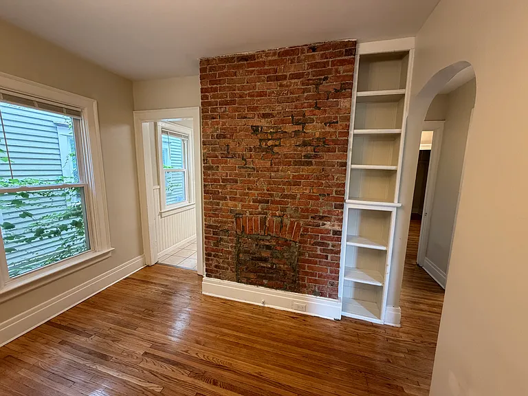 37 Bremen St — Photo 8