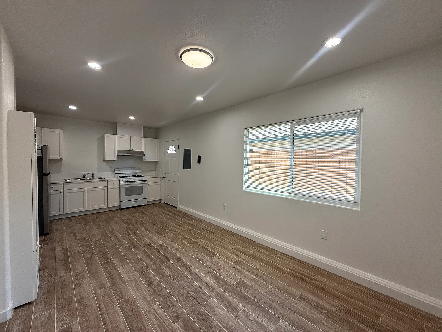 1 bed, 1.0 bath, 500 sqft, $1,500 — Photo 2