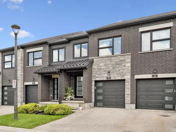 91 Poppy Dr E #3, Guelph, ON N1L 0M6