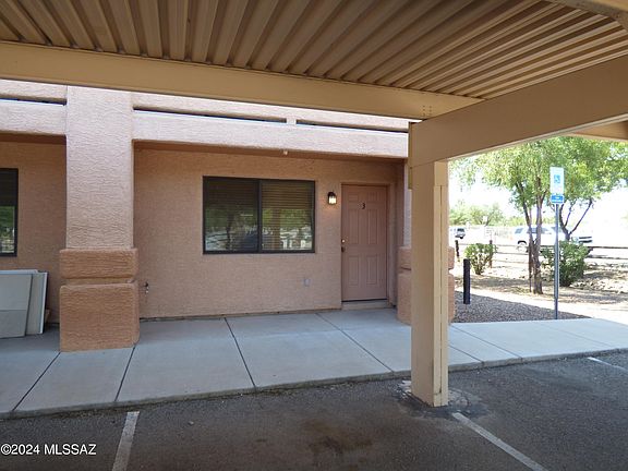 2nd image of 1077 N Riverside Dr Unit 3