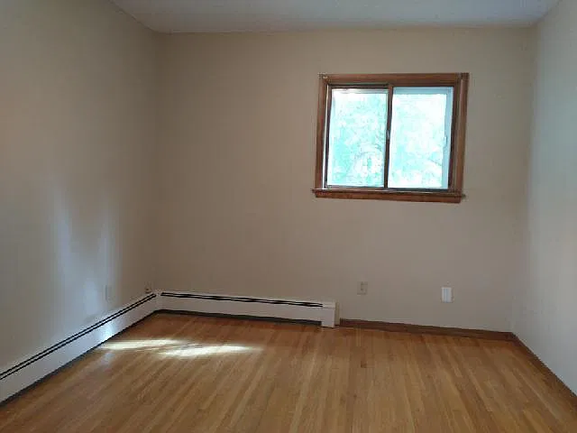 4 bed, 2184 sqft, $1,850 — Photo 4
