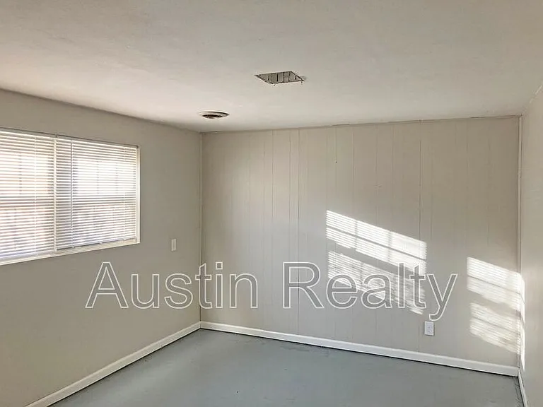 1051 Woodland Trails Dr — Photo 6