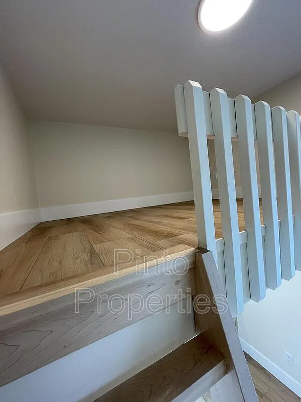 1 bed, 1.0 bath, 308 sqft, $1,400 — Photo 3