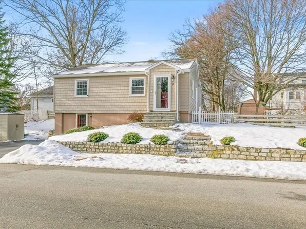 10 Piedmont St, Methuen, MA 01844