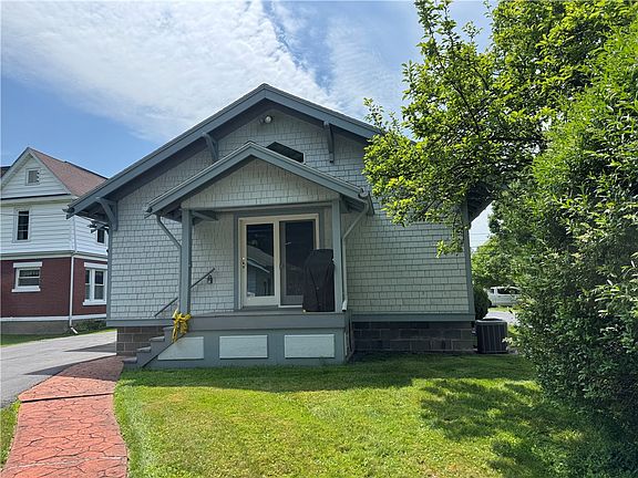 3rd image of 74 Earley St