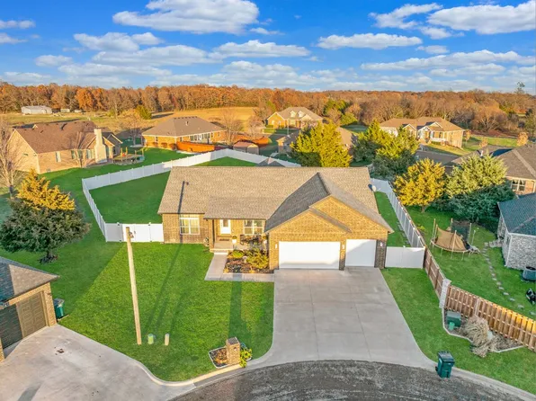 11 Pier Lane, Monett, MO 65708