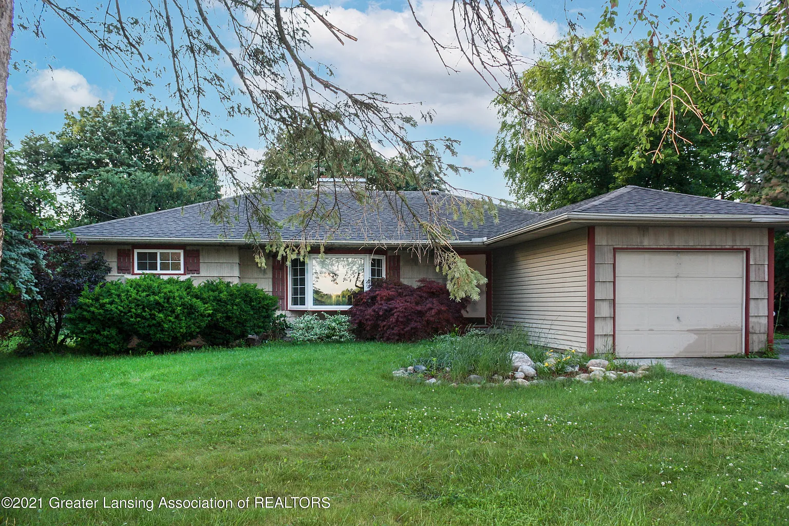 9870 W Freeland Rd photo 1