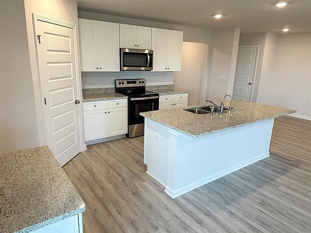 82 Haley Dr — Photo 8