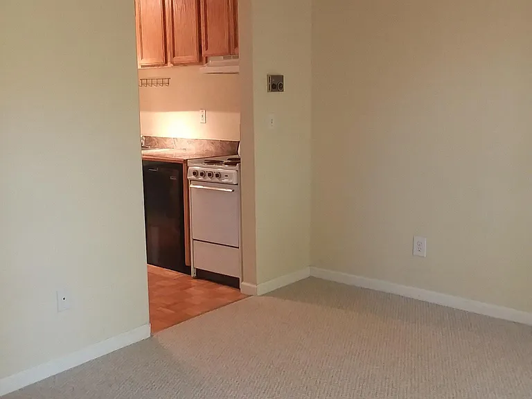 516 Center St #101 — Photo 2