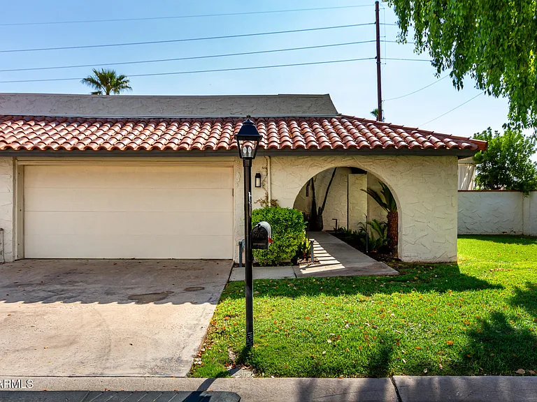 5724 N Scottsdale Rd — Photo 2