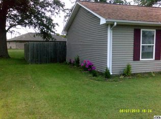 1325 Pin Oak Dr, Seymour, IN 47274