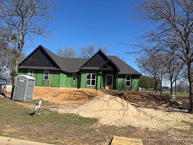 2nd image of 41 Wilderness Rd S