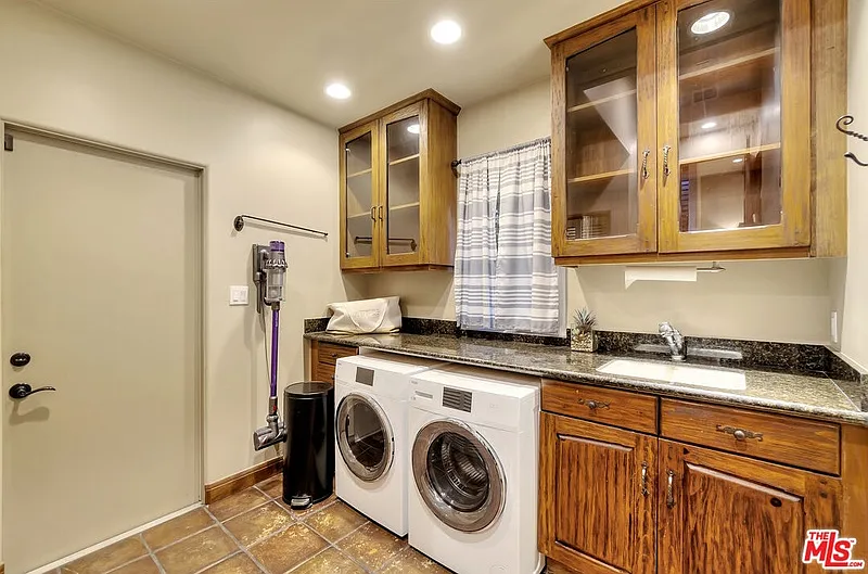 3 bed, 3.0 bath, 2358 sqft, $10,500 — Photo 4
