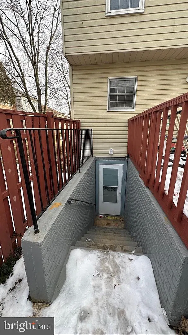 3 bed, 3.5 bath, 1320 sqft, $2,700 — Photo 3