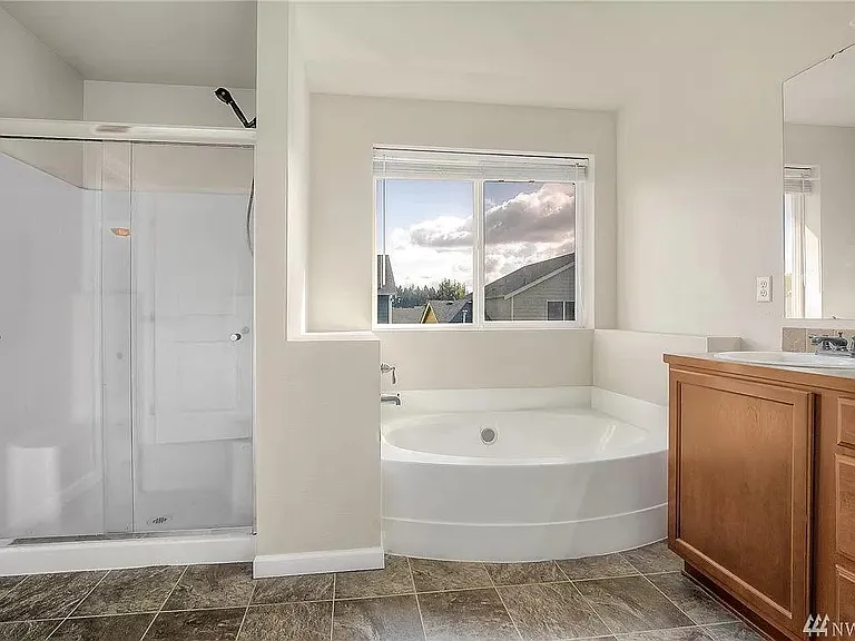 5 Pc Master Bathroom