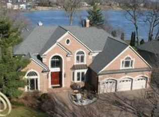 3285 Bay Shore Dr, Orchard Lake, MI
