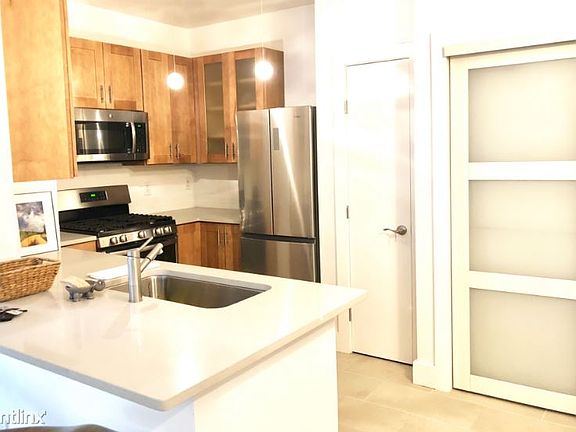 3rd image of 2209 Hancock Dr APT 19
