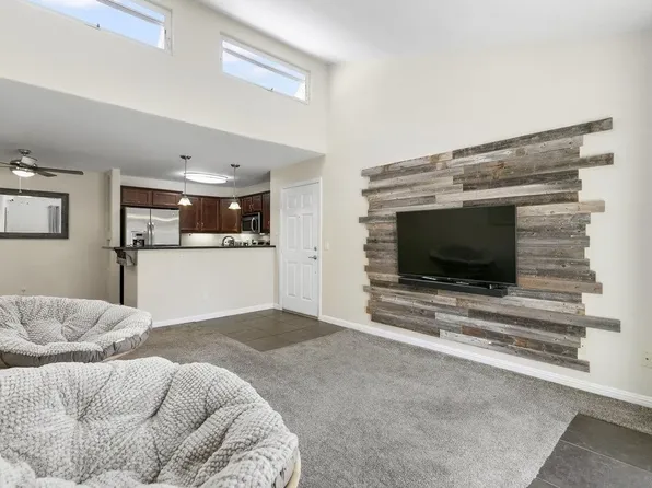 5252 Balboa Arms Dr Unit 265, San Diego, CA 92117