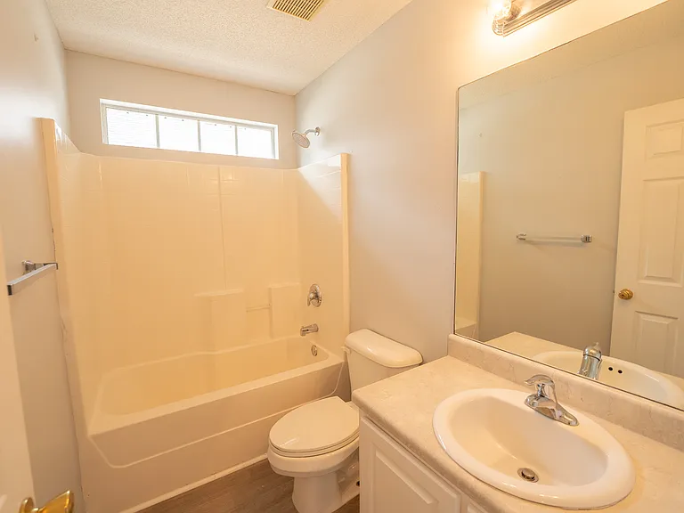 123 W Tisbury Ln — Photo 28