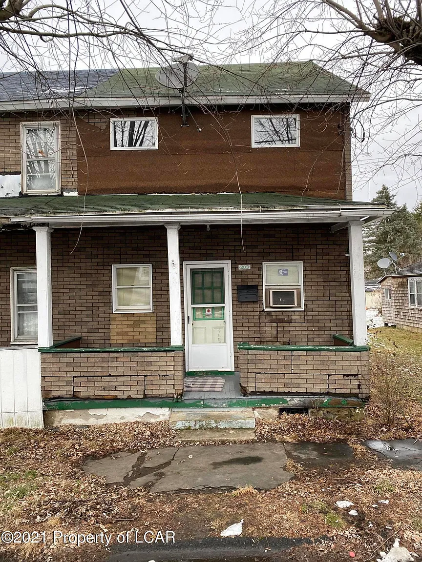 203 Pettebone St photo 1