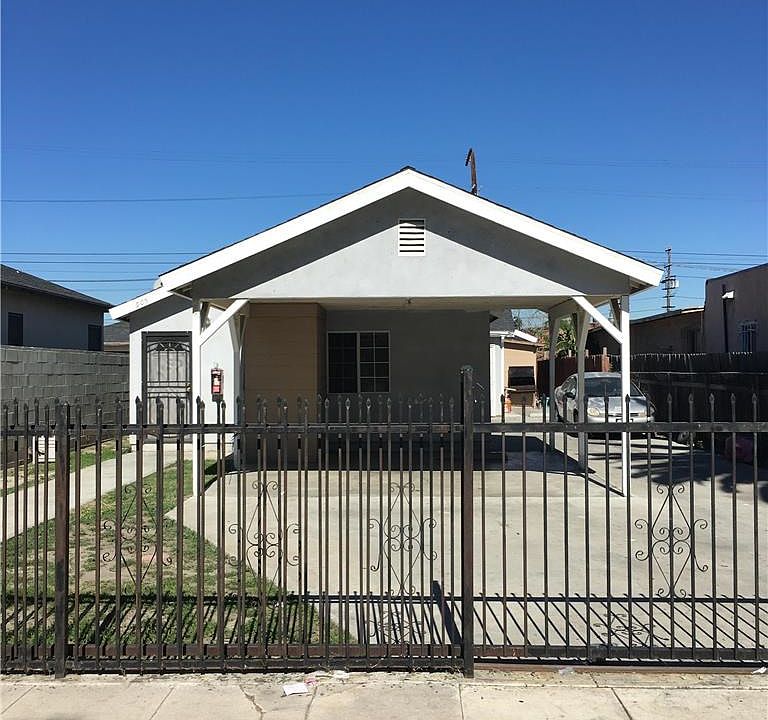 1st image of 907 E 109th St