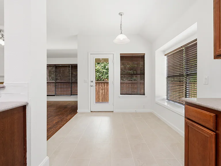 4529 Sheldon Trl — Photo 6