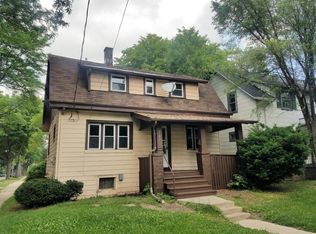 3732 W Fairmount Ave, Milwaukee, WI