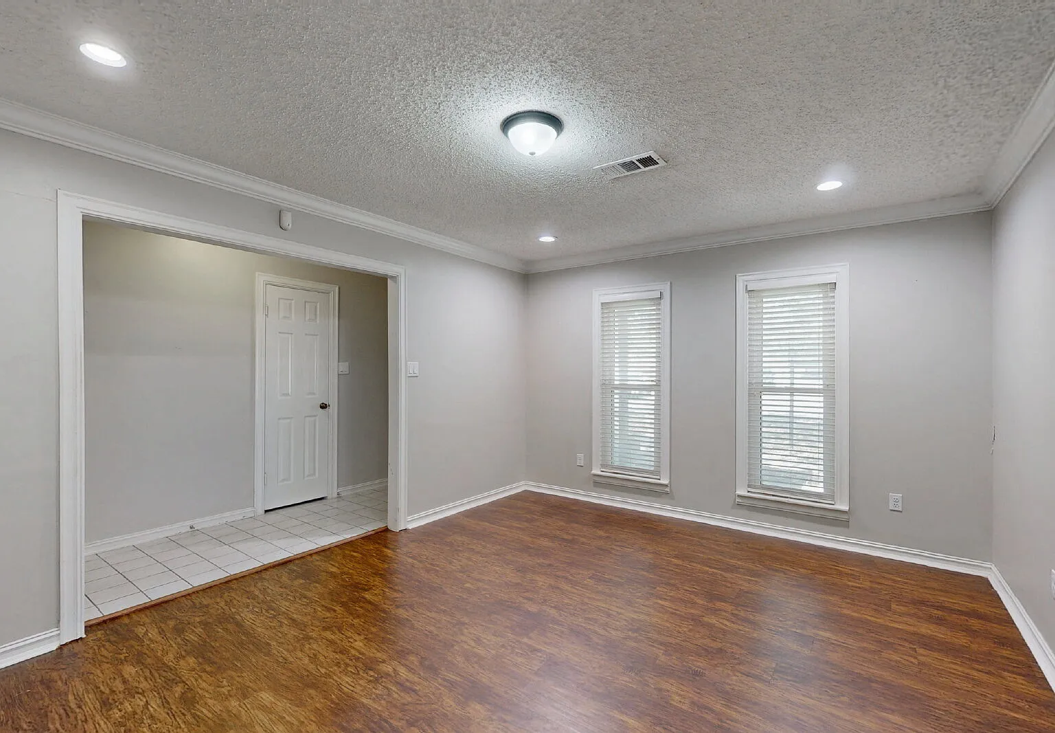 5 bed, 3.0 bath, 2148 sqft, $2,700 — Photo 3