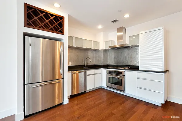 Rented by Modern Spaces | media 8