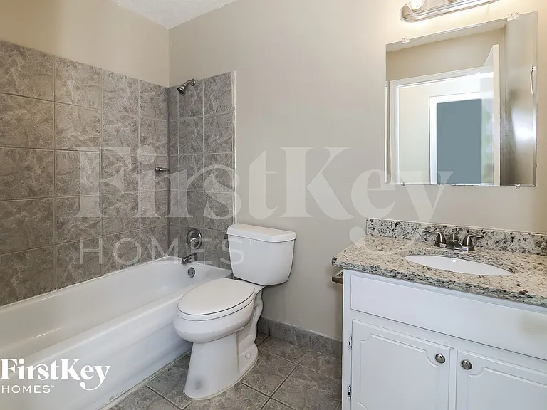 200 Parkmont Ct — Photo 16