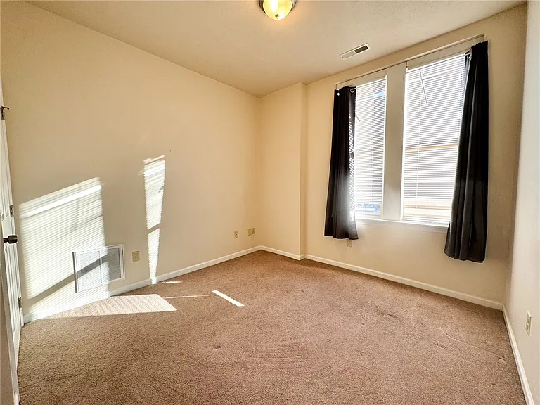 137 N Main St #D — Photo 6