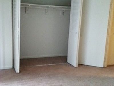 5th image of 346 S 11th St APT 2