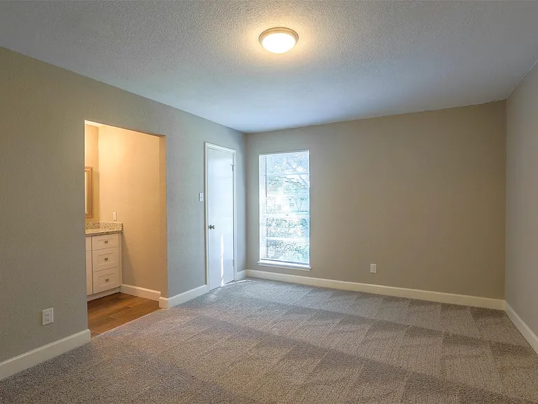 11402 Brook Meadows Ln — Photo 4
