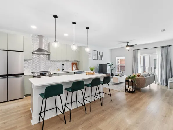 2500 Longview St APT 303, Austin, TX 78705