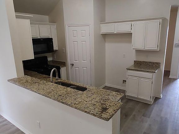 4th image of 3023 Stonycroft Dr
