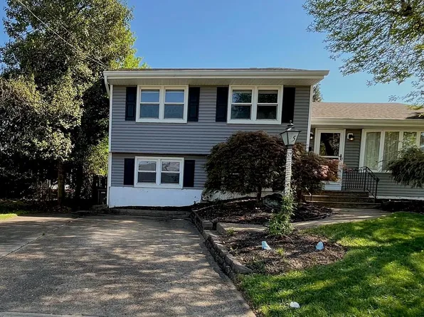 75 Winding Way, Hamilton, NJ 08620