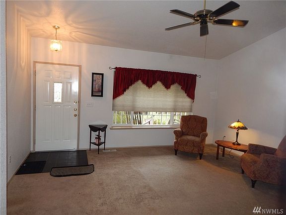 5th image of 1611 Mapleridge Dr SE