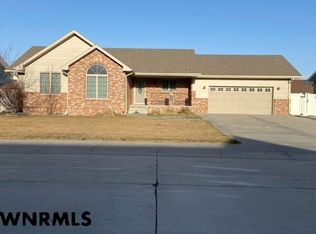 960 Westwood Dr, Gering, NE 69341