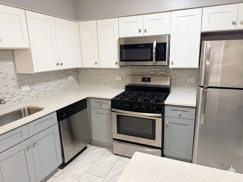 670 Marilyn Ave #203