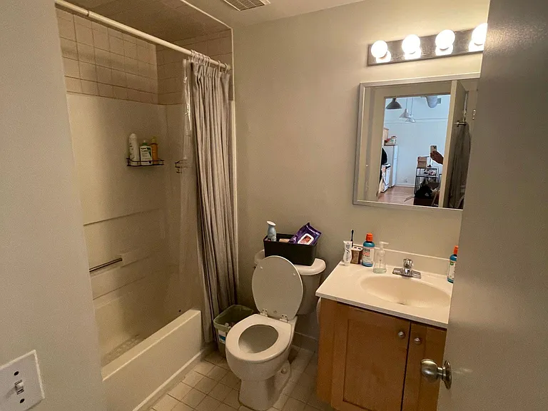 1015 Jefferson St #301 — Photo 4