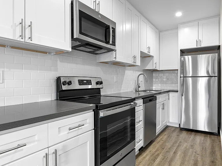 Brookside Terrace Apartments — Photo 37