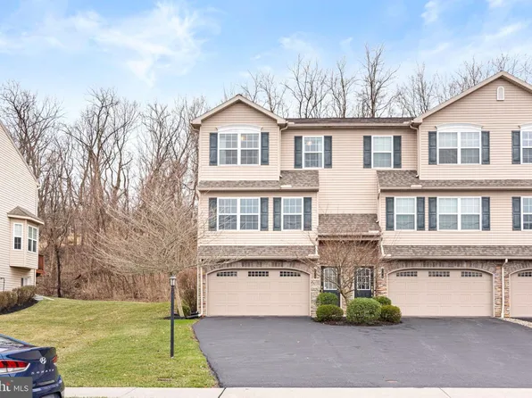 174 Old Schoolhouse Ln, Mechanicsburg, PA 17055