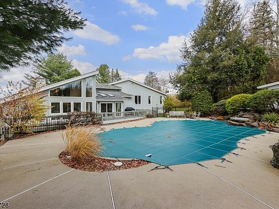 2nd image of 8 Union Hill Rd