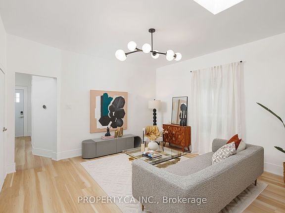 3rd image of 332 Woodfield Rd