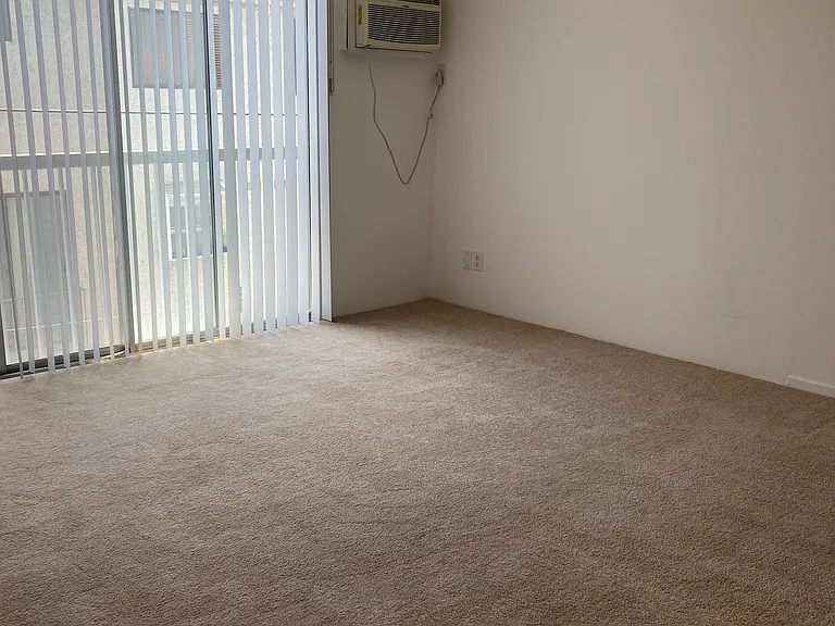 321 S Sherbourne Drive — Photo 26