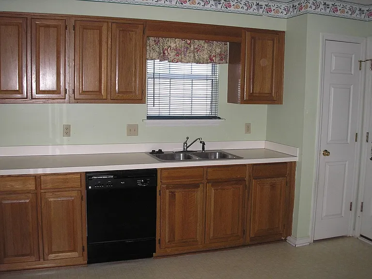 414 Saddlebrooke Rd — Photo 5